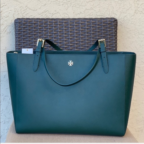 💚Tory Burch Emerson Leather Buckle Tote💚 - Picture 2 of 8